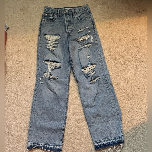 Levi’s Ribcage Straight Ankle Jeans - Picture 2 of 5